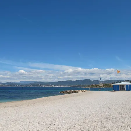 Hébergement de vacances Résidence Les Figuiers Fleurs By Interhome Le Brusc