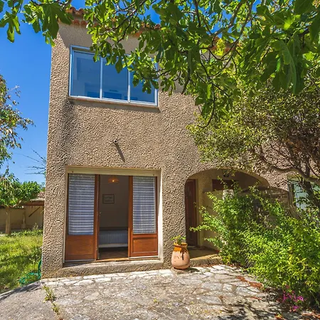 Hébergement de vacances Résidence Les Figuiers Fleurs By Interhome Le Brusc